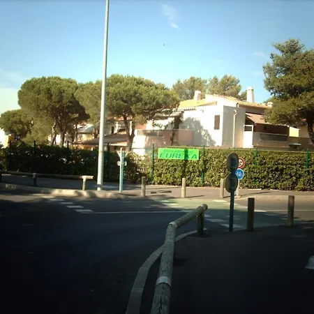 Апартаменты Eureka Locations *